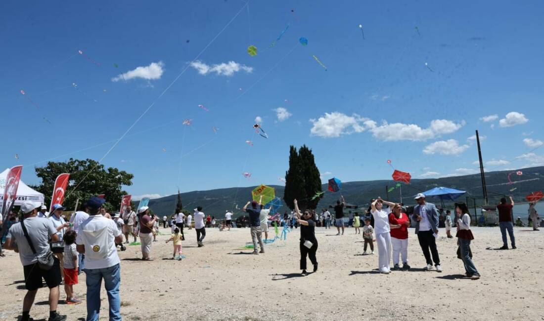 Nilüfer Belediyesi ve Nilüfer Kent Konseyi’nin Gölyazı’da düzenlediği Nilüfer Uçurtma