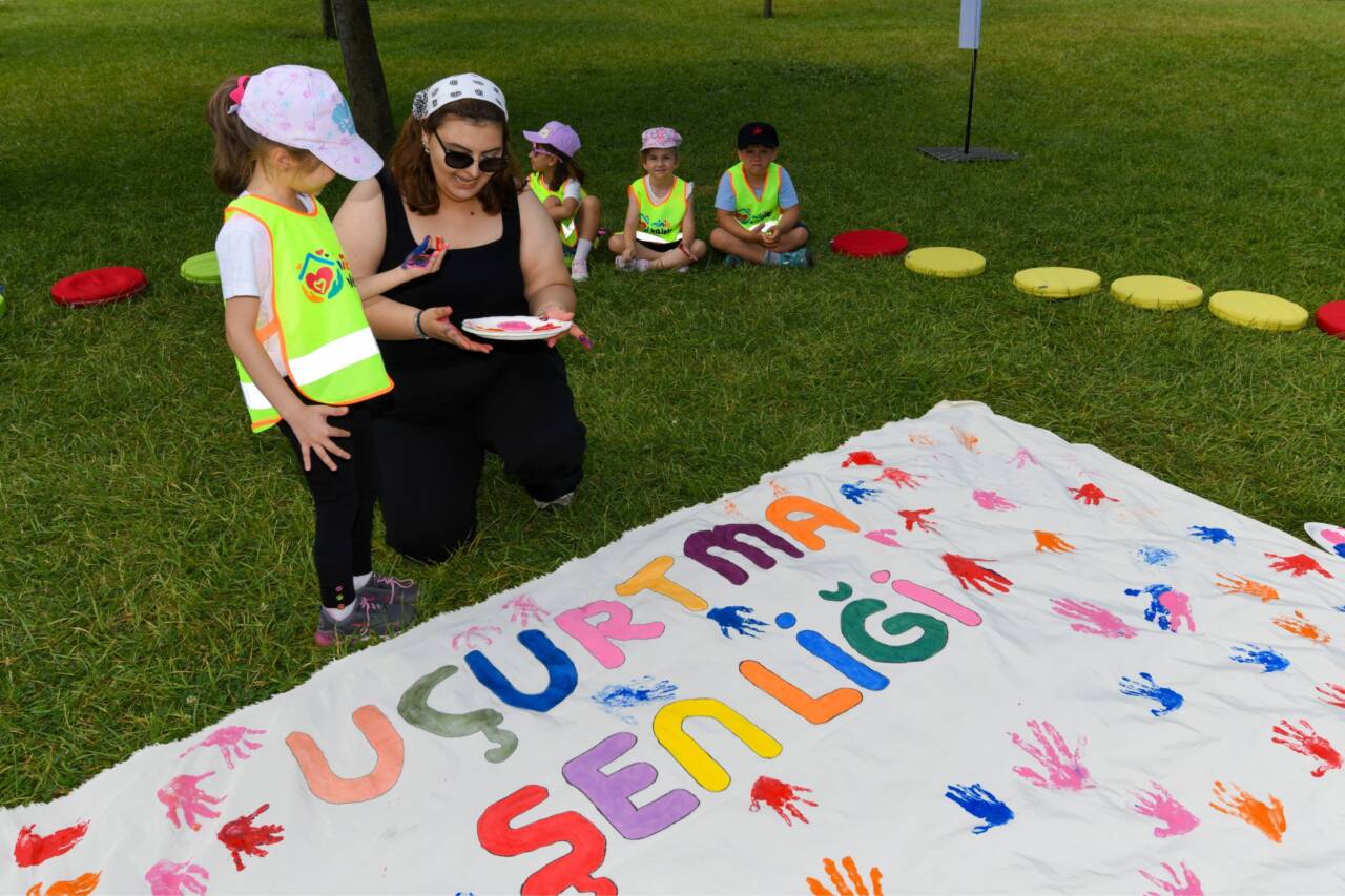 Osmangazi’de minikler 'Yaza Merhaba Etkinliği'nde buluştu 1 Osmangazi’de minikler yaza merhaba etkinliğinde buluştu