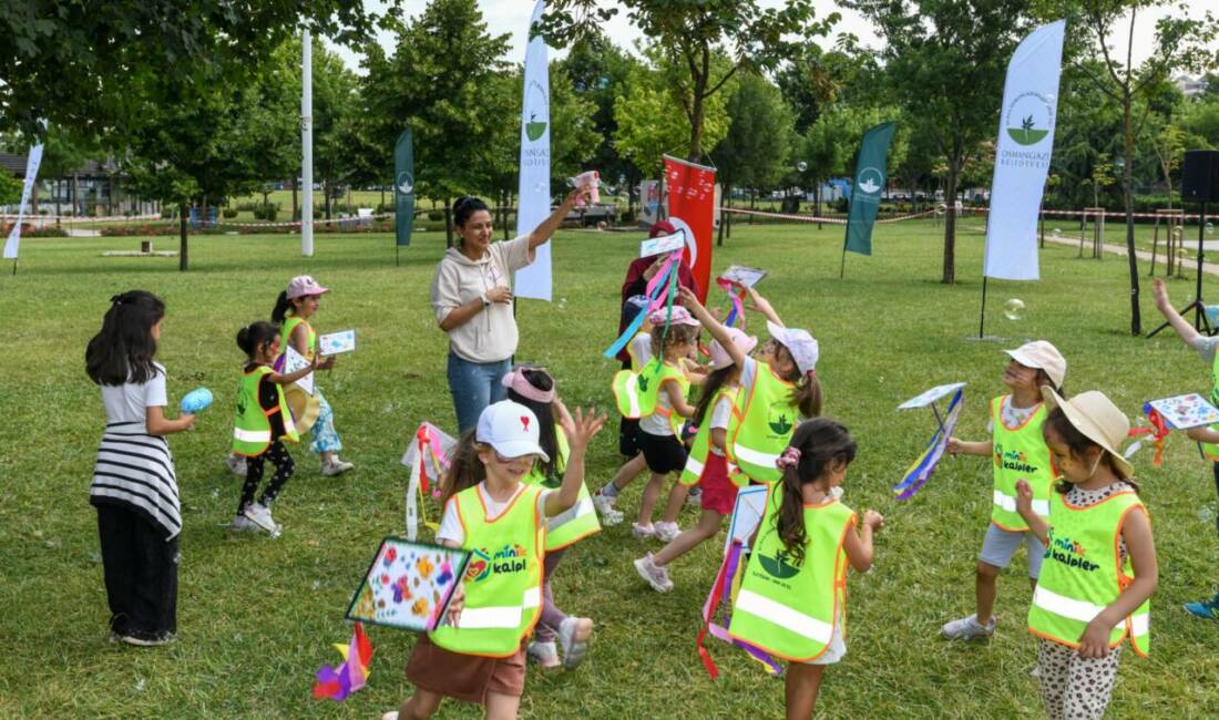 Osmangazi’de minikler ‘Yaza Merhaba Etkinliği’nde buluştu Osmangazi Belediyesi Meslek Edindirme Kursları (OSMEK) bünyesinde düzenlenen Okul Öncesi