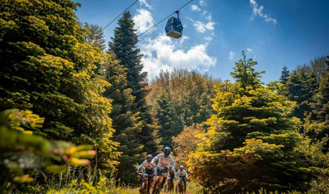 Uludağ’dan Bursa’ya adrenalin dolu yarış Türkiye’nin doğa sporları merkezlerinden Uludağ, dağ bisikletinin en heyecanlı organizasyonlarından
