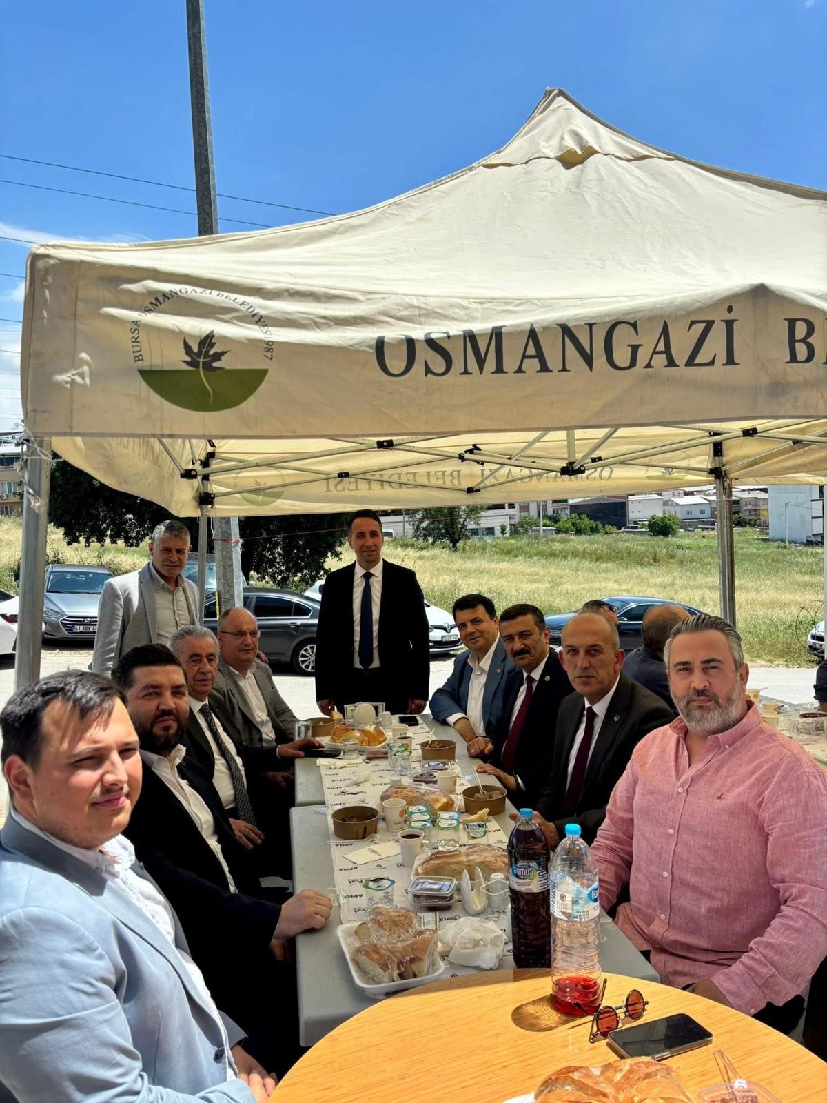 Bursa'da Koşukavaklılar bayram sofrasında buluştu 2 whatsapp image 2026 06 01 at 120627 3