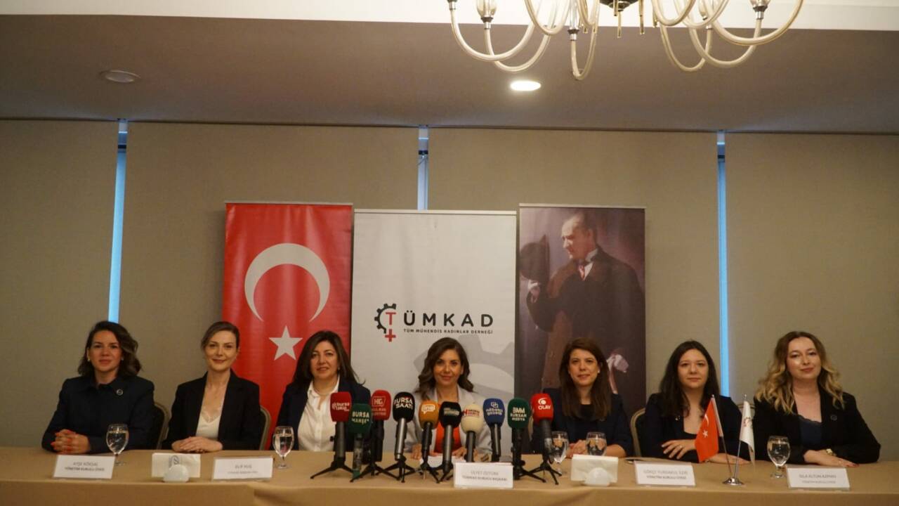 Bursa'da önemli zirve! Gelecek artık onların imzasıyla şekillenecek 2 whatsapp image 2026 06 10 at 110945 2