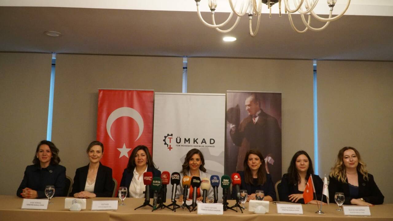 Bursa'da önemli zirve! Gelecek artık onların imzasıyla şekillenecek 5 whatsapp image 2026 06 10 at 110945 3