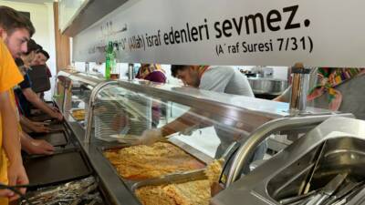 Bursa Muğlalılar Derneği tarafından düzenlenen Geleneksel Keşkek Şenliği, yörük camiasını