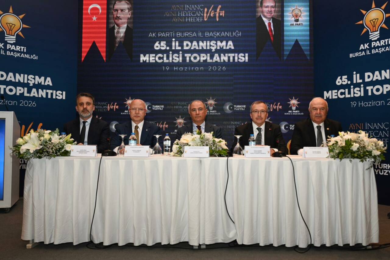 AK Parti Bursa’da ‘vefa’ mesajı AK Parti Bursa İl Başkanlığı tarafından düzenlenen 65. İl Danışma