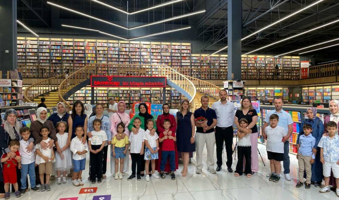 Kırcılar İlkokulu 1/A sınıfı öğrencilerinin yıl boyunca hazırladığı resimler, düzenlenen