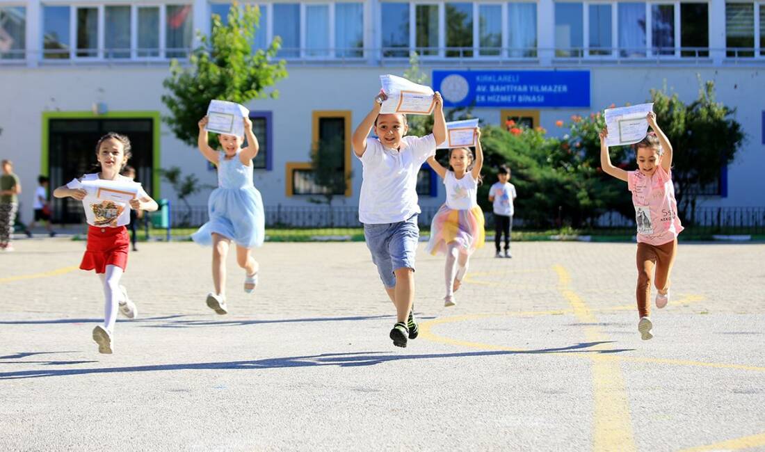 Yaz tatiline geri sayım: Milyonlarca öğrenci karne alacak Milli Eğitim Bakanlığına (MEB) bağlı ilköğretim ve ortaöğretim kurumlarındaki yaklaşık