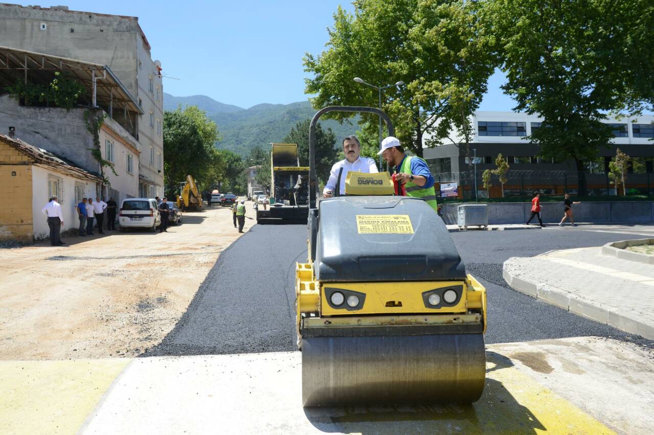 Bursa'da yollar yenileniyor! 8 Bursa'da yollar yenileniyor