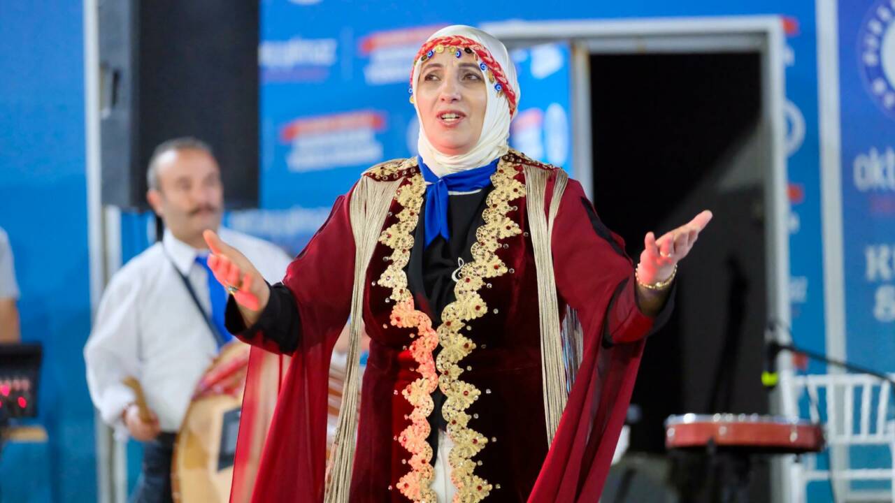 Bursa'da türkü şöleni