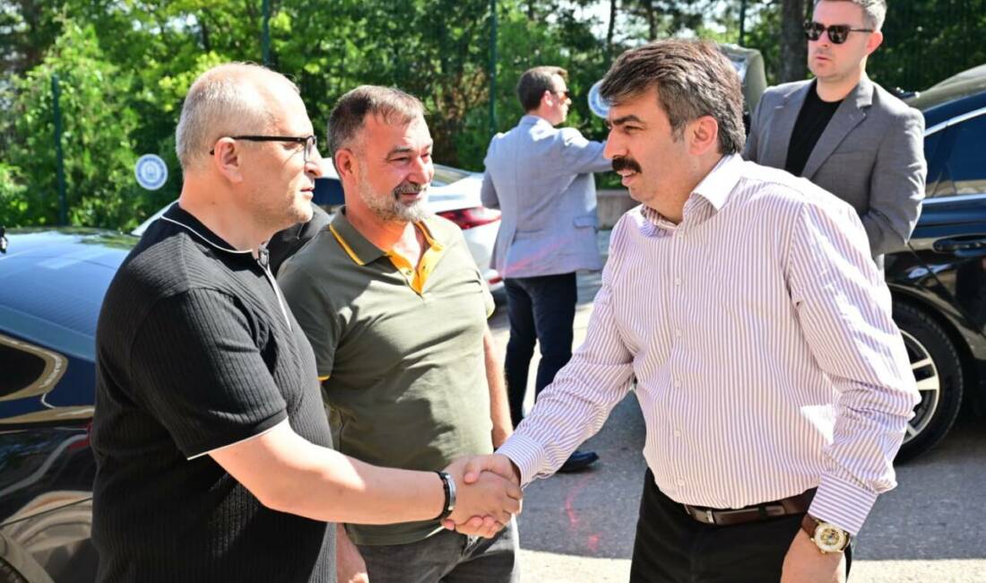 Başkan Oktay Yılmaz, muhtarlarla bir araya geldi Yıldırım Belediye Başkanı Oktay Yılmaz, mahallelerin ihtiyaç ve taleplerini değerlendirmek