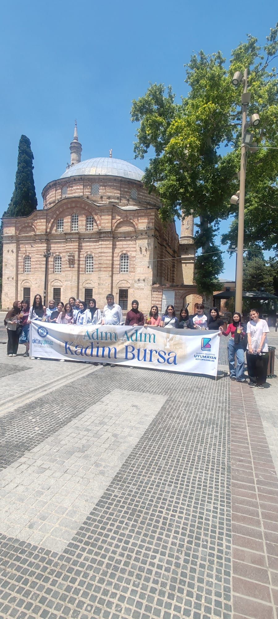 Bursa Yıldırımlı gençler tarihi yerinde keşfediyor