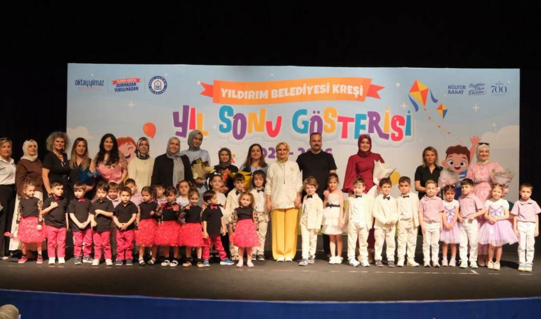 Bursa Yıldırım’da miniklerin mezuniyet coşkusu Yıldırım Belediyesi Kreşi’nde eğitim gören öğrenciler için düzenlenen yıl sonu