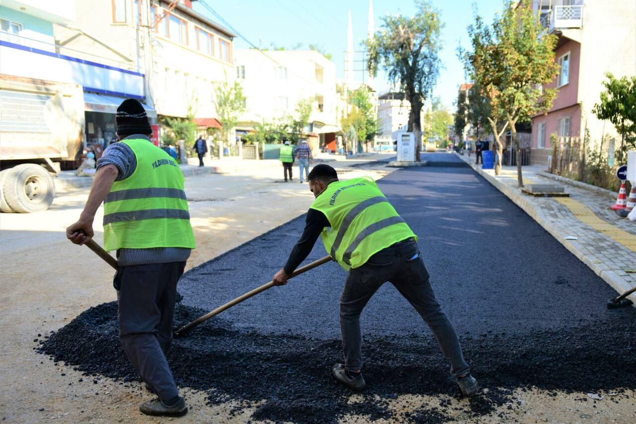 Bursa'da yollar yenileniyor! 3 Bursa'da yollar yenileniyor