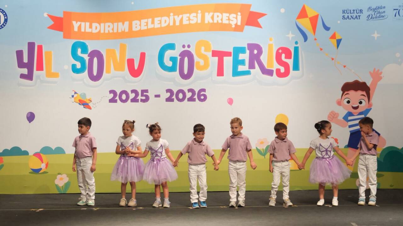 Bursa Yıldırım’da miniklerin mezuniyet coşkusu 12 Yıldırım’da miniklerin mezuniyet coşkusu