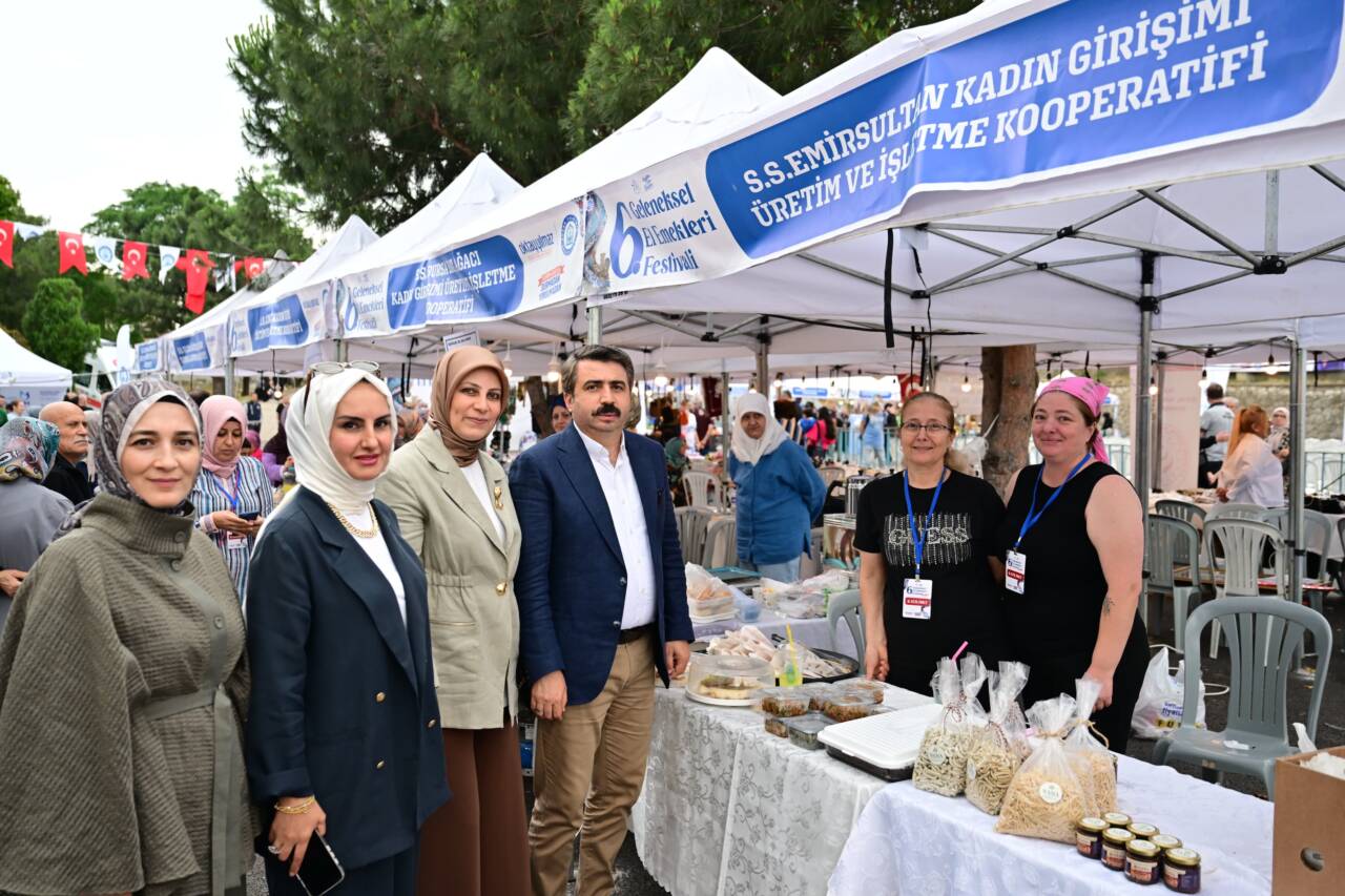 Bursa'da kadın emeği festivalle taçlandı 16 Kadın emeği Bursa'da festivalle taçlandı