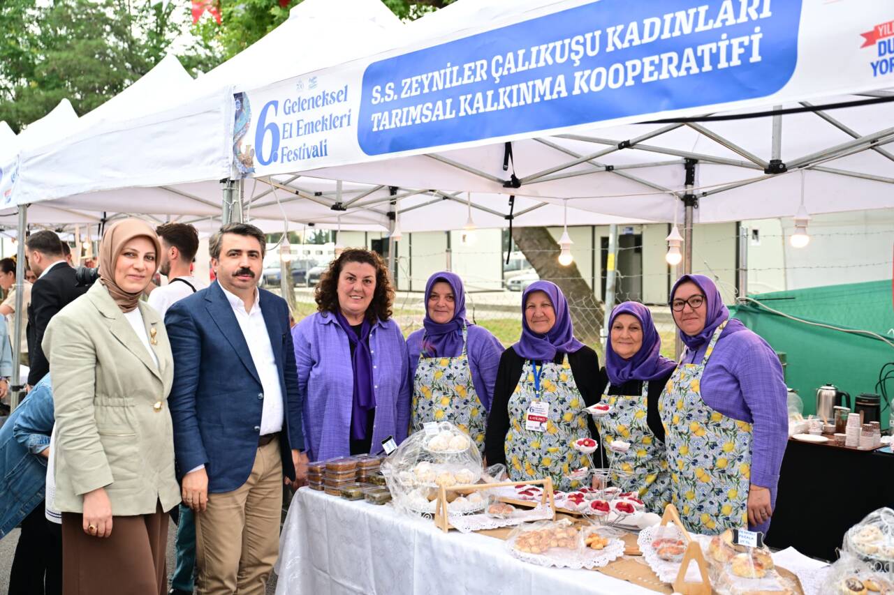 Bursa'da kadın emeği festivalle taçlandı 17 Kadın emeği Bursa'da festivalle taçlandı
