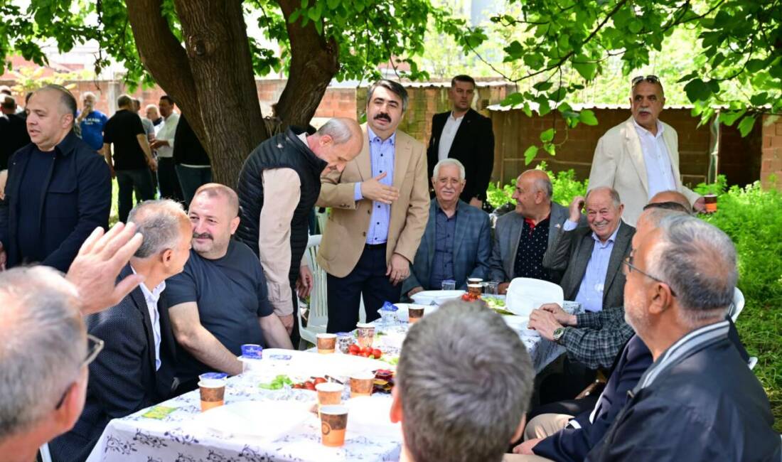 Bursa’da Başkan Yılmaz’dan sorunlara yerinde çözüm BURSA- Yıldırım Belediye Başkanı Oktay Yılmaz, ‘Yerinde Yönetim’ vizyonuyla Yıldırım’ı