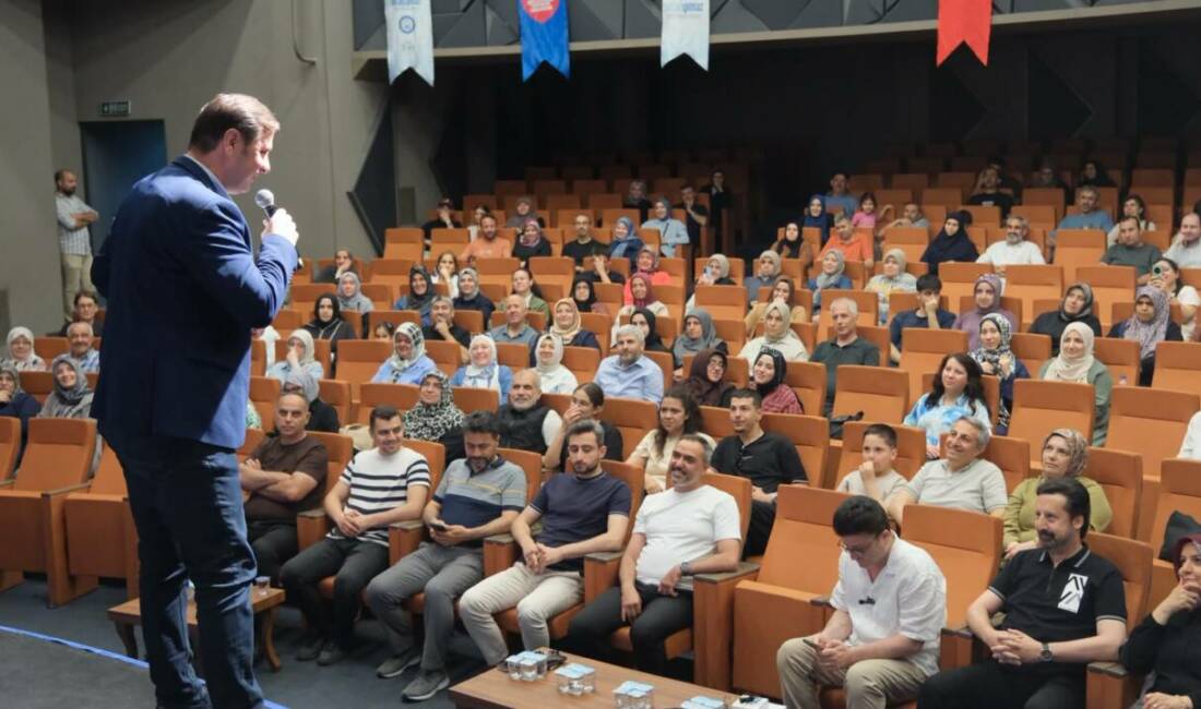 Bursa’da ailelere rehberlik eğitimi Aile yapısını güçlendirmeye yönelik çalışmalarını sürdüren Yıldırım Belediyesi, vatandaşları bilinçlendiren