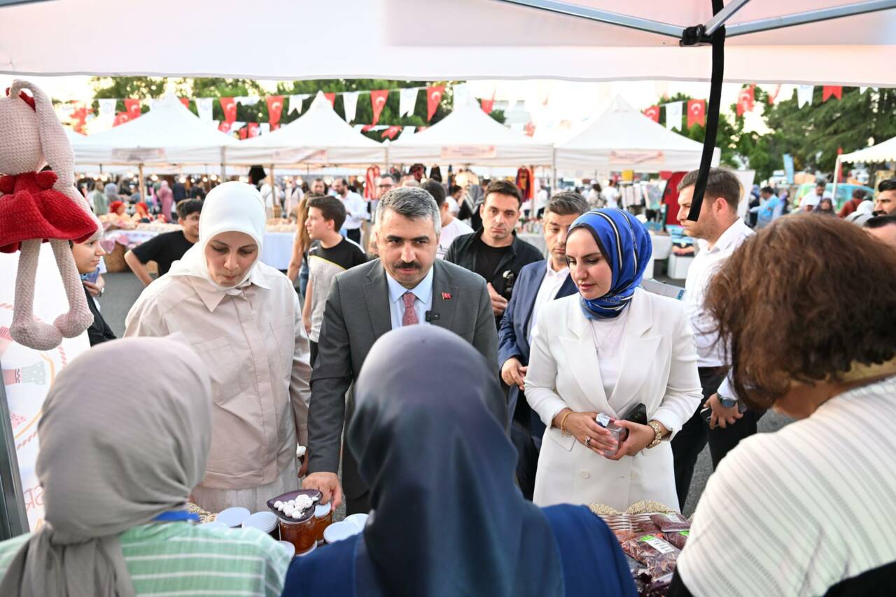 Bursa'da yüzlerce el emeği görücüye çıkıyor! 1 Bursa'da yüzlerce el emeği görücüye çıkıyor!