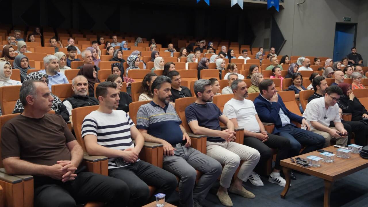 Bursa’da ailelere rehberlik eğitimi 4 YILDIRIM BELEDİYESİ’NDEN AİLELERE REHBERLİK EĞİTİMİ
