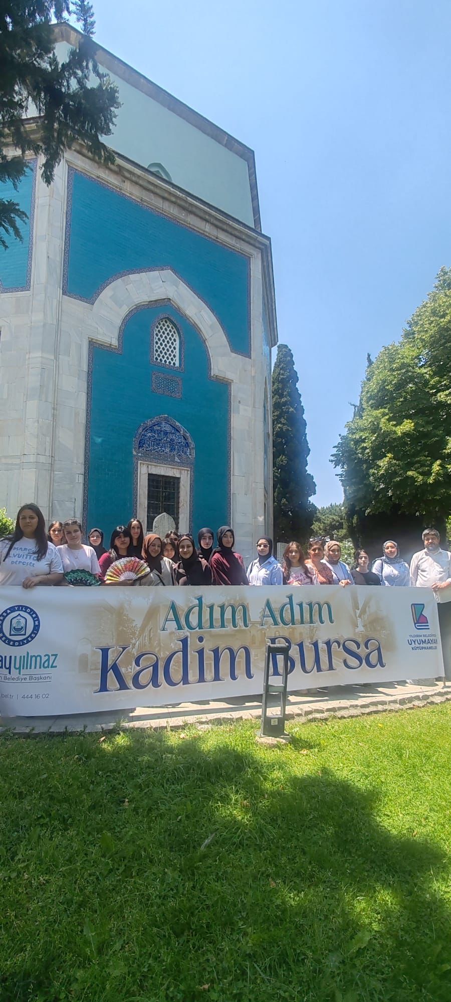 Bursa Yıldırımlı gençler tarihi yerinde keşfediyor