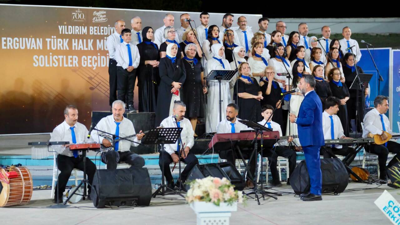 Bursa'da türkü şöleni