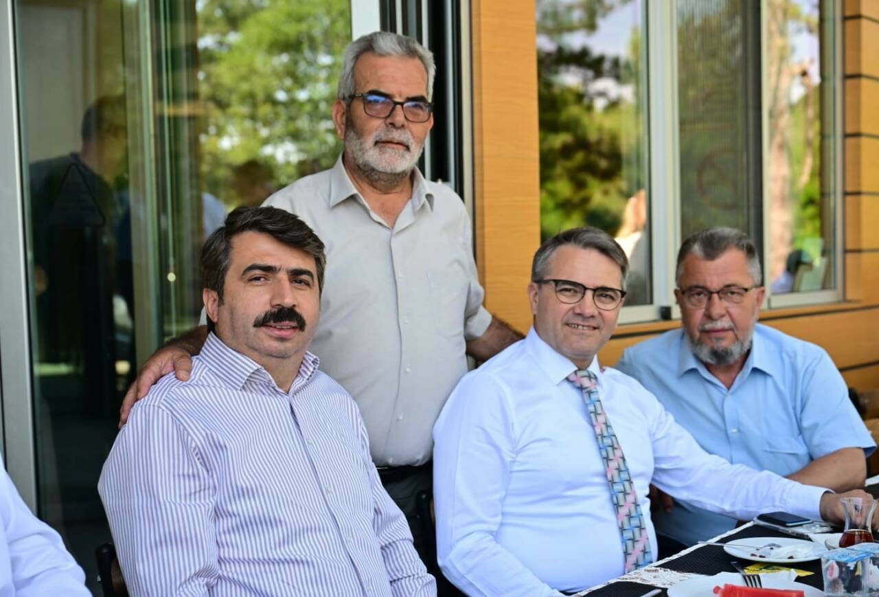 Başkan Oktay Yılmaz, muhtarlarla bir araya geldi 4 YILDIRIM BELEDİYE BAŞKANI OKTAY YILMAZ, MUHTARLARLA BİR ARAYA GELDİ