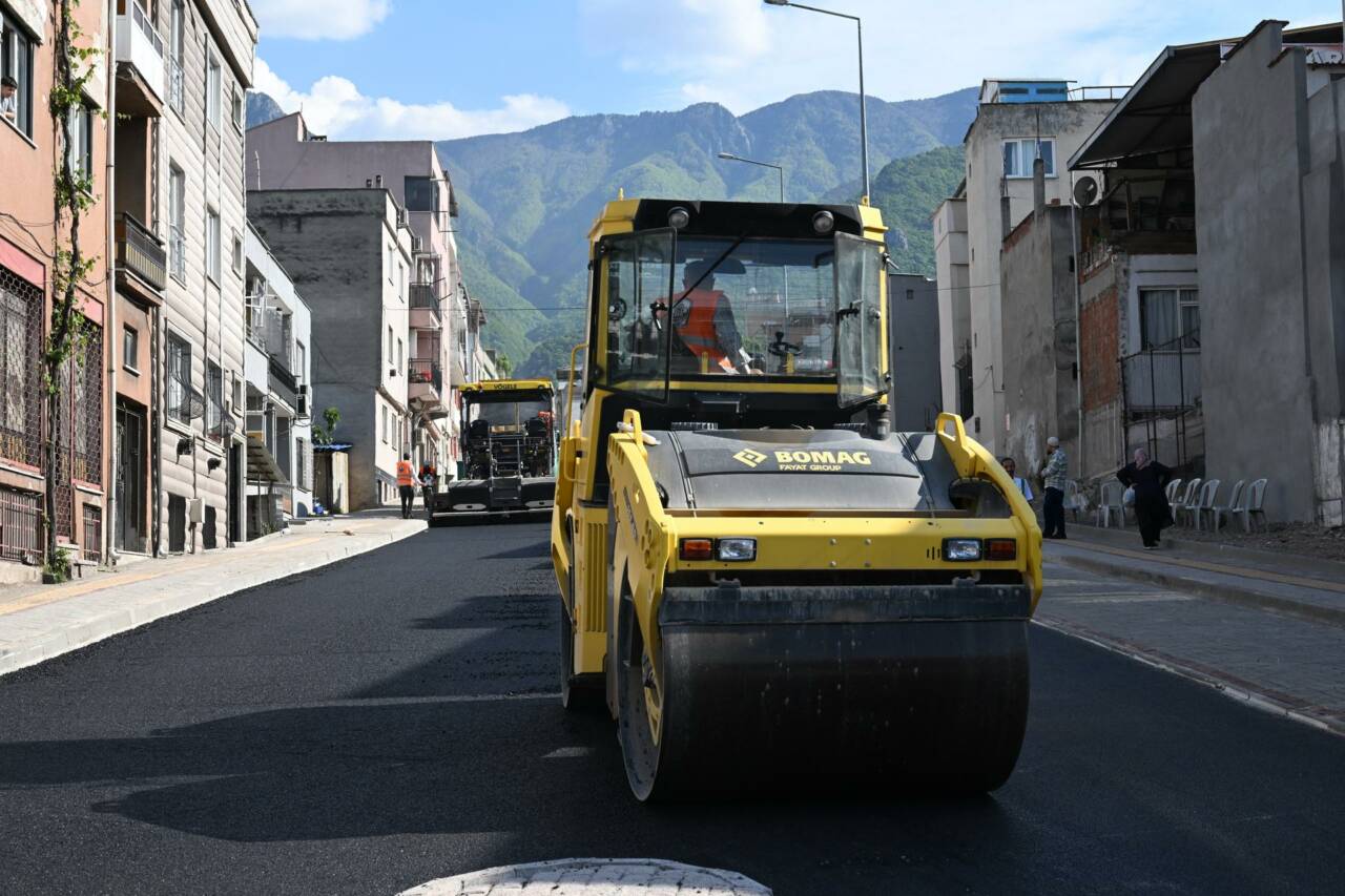 Bursa'da yollar yenileniyor! 2 Bursa'da yollar yenileniyor