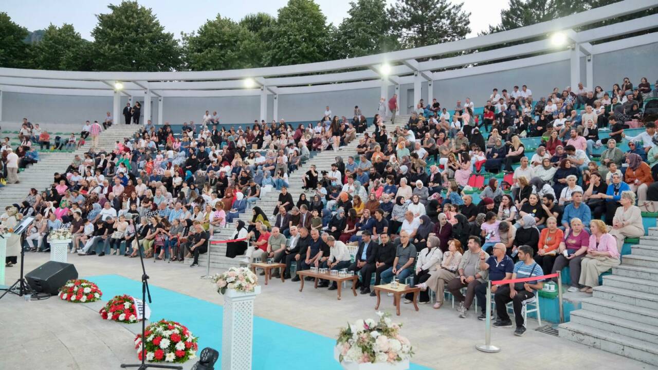 Bursa'da türkü şöleni