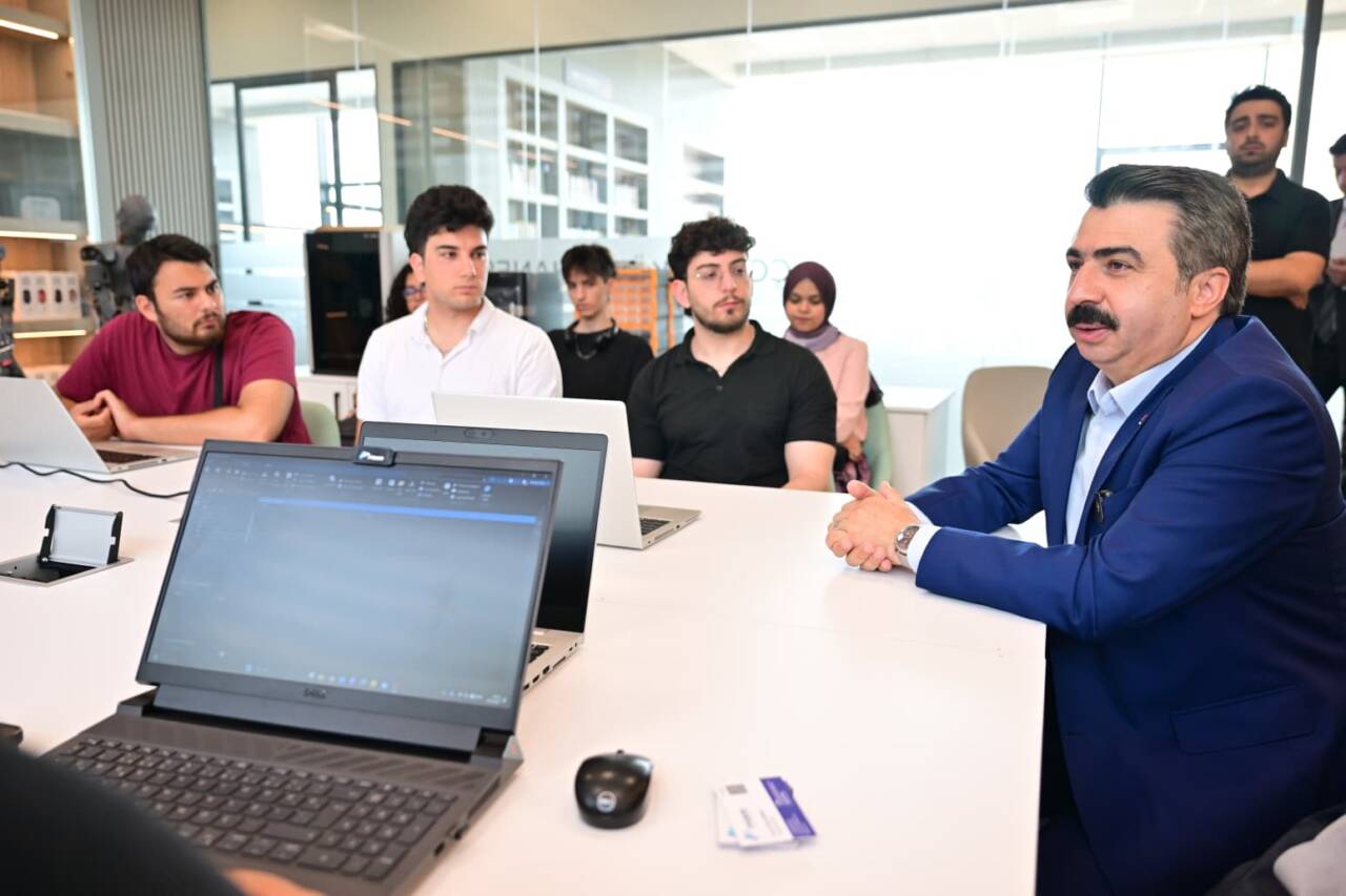 Bursa'da gençlere teknoloji ve yapay zeka eğitimi 1 Bursa'da gençlere teknoloji ve yapay zeka eğitimi