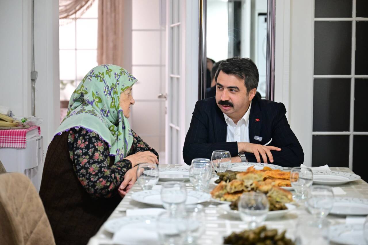 Fwd: [ BASIN BÜLTENİ- FOTOĞRAFLI ] YILDIRIM'DA GÖNÜL BELEDİYECİLİĞİ