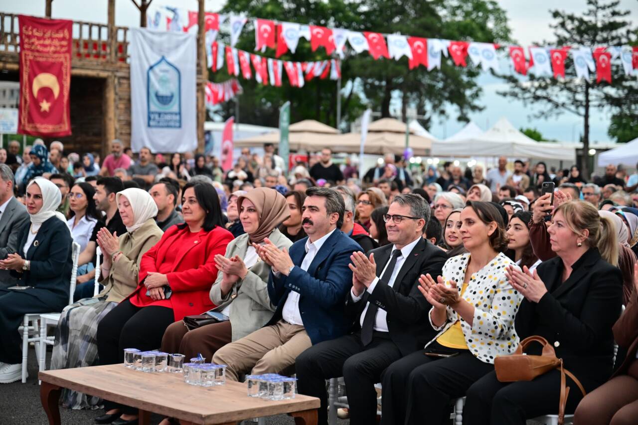 Bursa'da kadın emeği festivalle taçlandı 8 Kadın emeği Bursa'da festivalle taçlandı