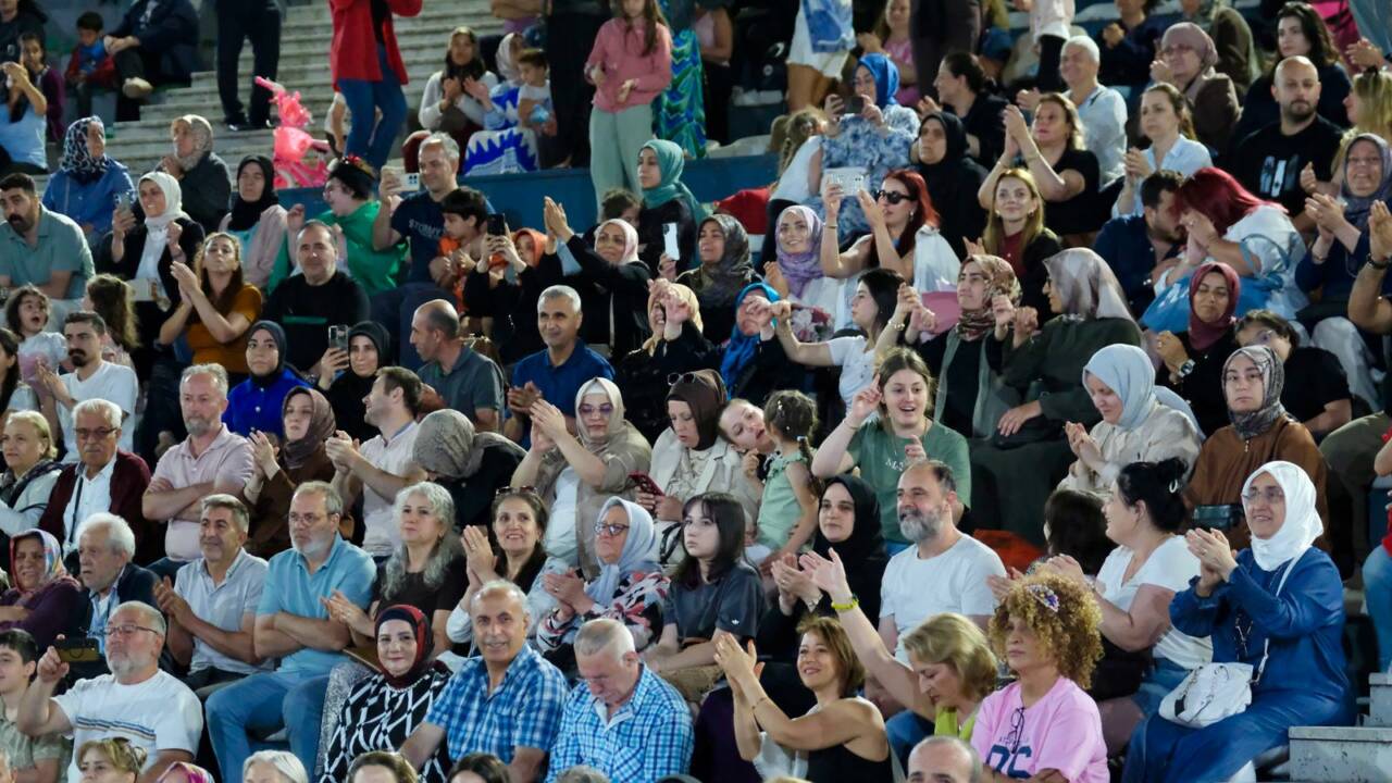 Bursa'da türkü şöleni