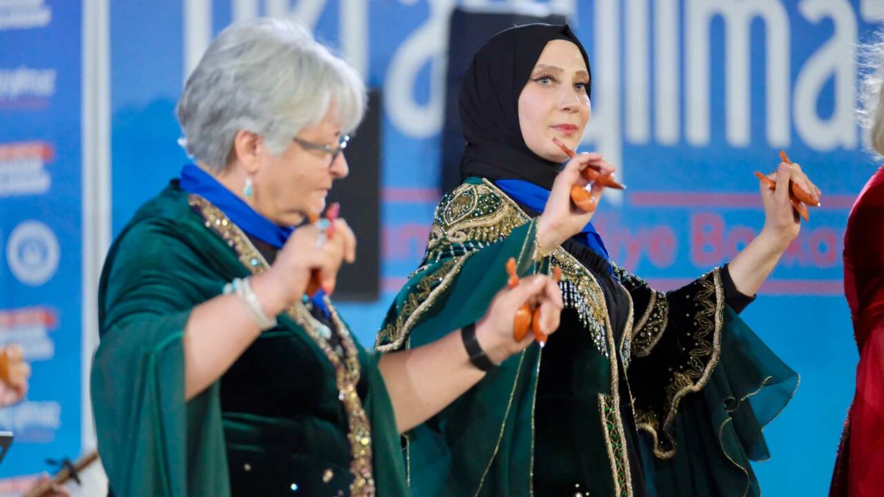 Bursa'da türkü şöleni