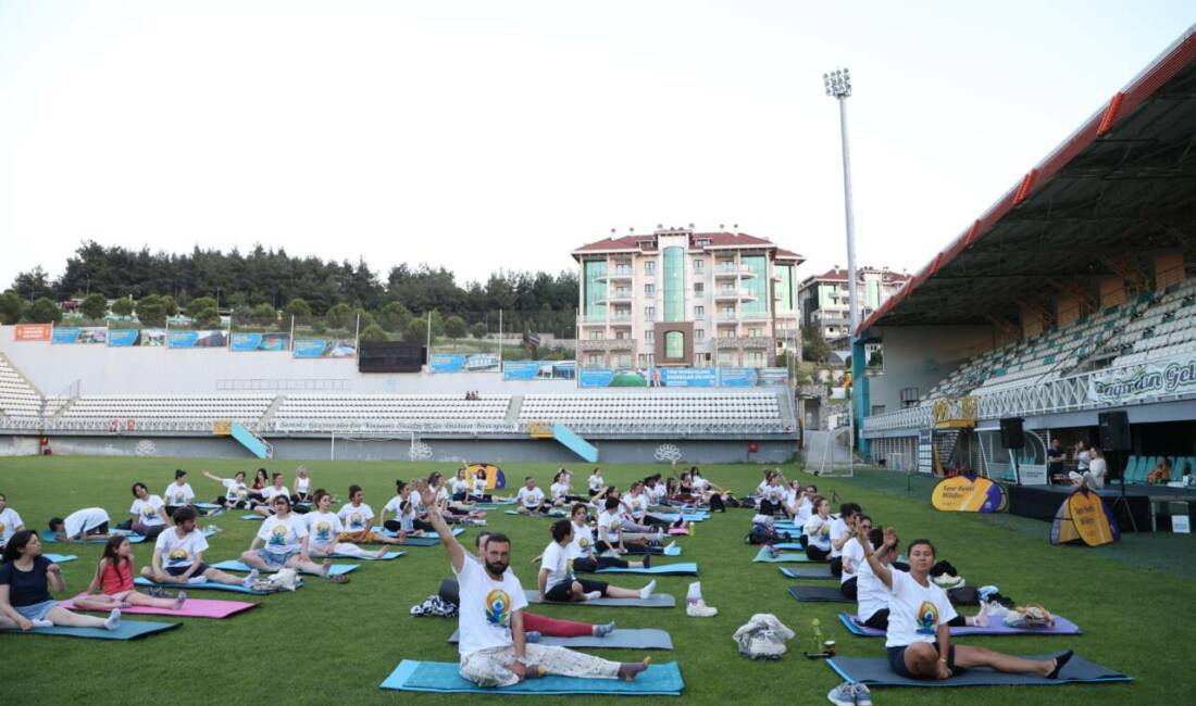 Bursa’da ‘Uluslararası Yoga Günü’ etkinliği Nilüfer Belediyesi’nin, Hindistan Başkonsolosluğu iş birliğiyle “Uluslararası Yoga Günü” dolayısıyla