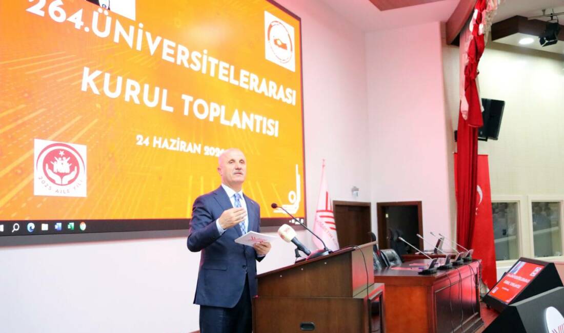 Yükseköğretim Kurulu (YÖK) Başkanı Erol Özvar, üniversite programlarının kontenjanlarını Türkiye'nin