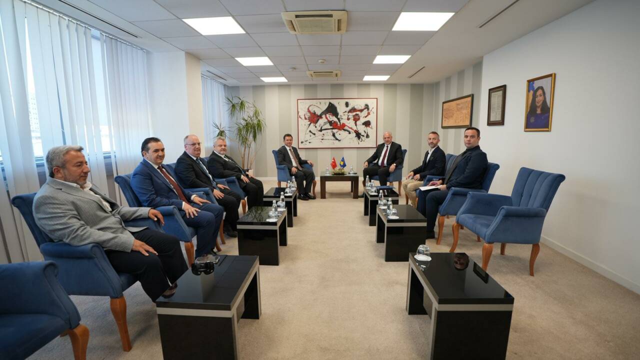 Başkan Aydın'dan Kosova’da önemli temaslar 8 Başkan Aydın Kosova’da Önemli Temaslarda Bulundu