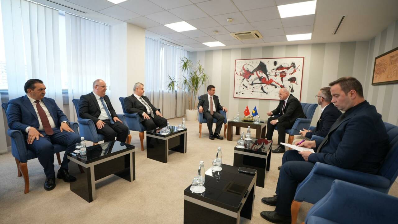 Başkan Aydın'dan Kosova’da önemli temaslar 9 Başkan Aydın Kosova’da Önemli Temaslarda Bulundu