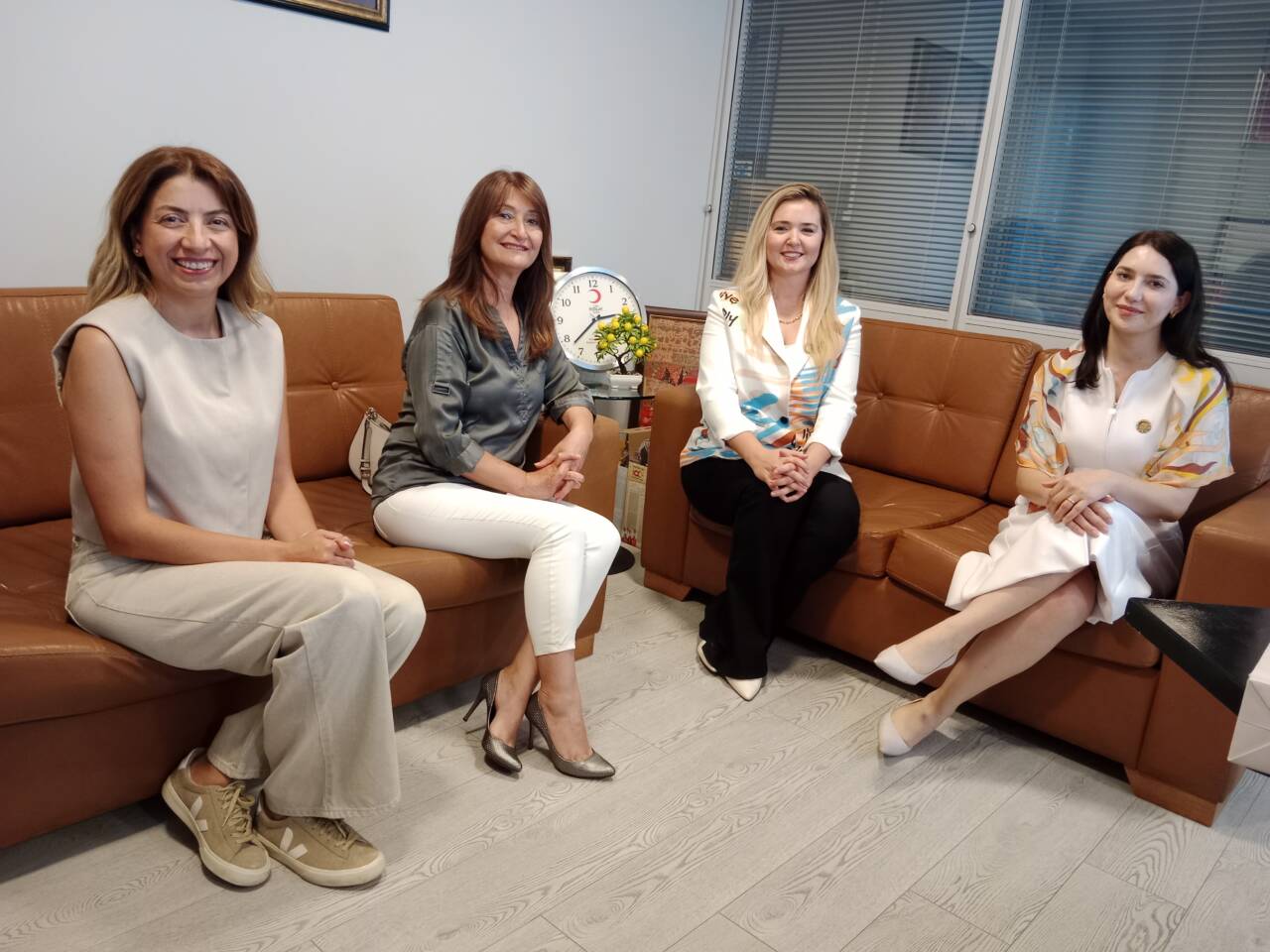 1 yazi icin buikad baskani zuhal asli saka turkan sedef tasci gamze diyaroglu nihayet kirbas39726vad0y3