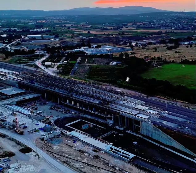 Bursa’da heyecan dorukta: Herkesin beklediği dev projeden yeni görüntü! Olay Gazetesi Yazarı Ahmet Emin Yılmaz, heyecanla beklenen hızlı trenin