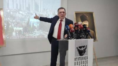 Bursa Büyükşehir Belediyesi AK Parti Grup Sözcüsü Ahmet Alperen Aydın'ın