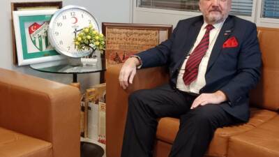 Olay Gazetesi Yazarı Ahmet Emin Yılmaz, Hamit Şahin'in dünyada ve