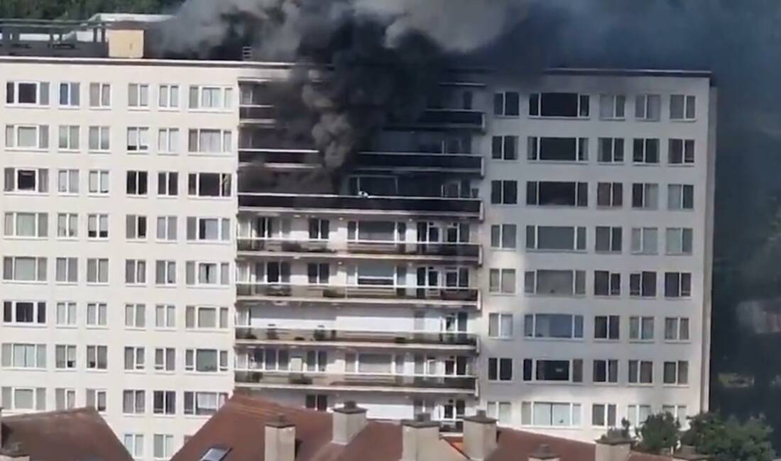 Belçika'nın Anvers kentindeki bir apartmanda çıkan yangında en az 6
