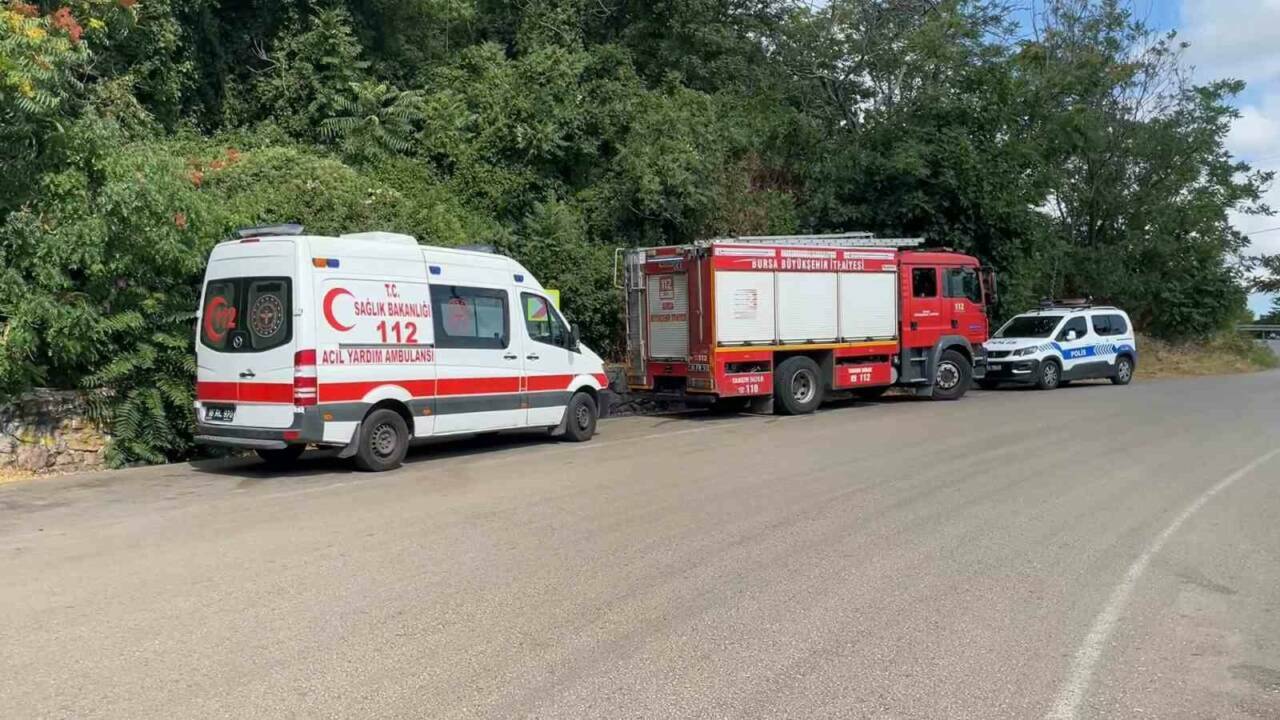 Bursa'da ilginç olay! 10 metreden düşen kadın... 1 10 metreden dusen kadin yardima gelen polislerden kacti 2212f9c0e782