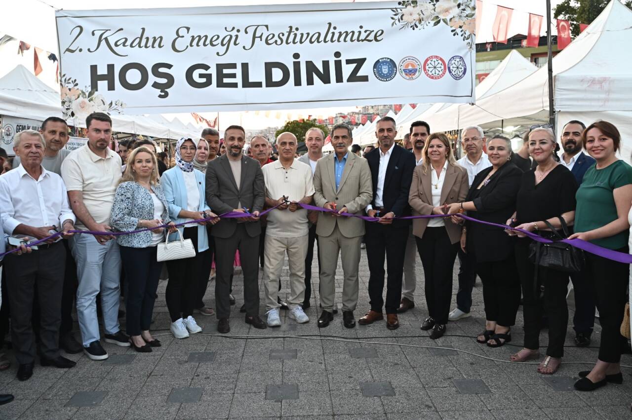 Bursa Gemlik'de kadınların emekleri festivale dönüştü 1 1000619368