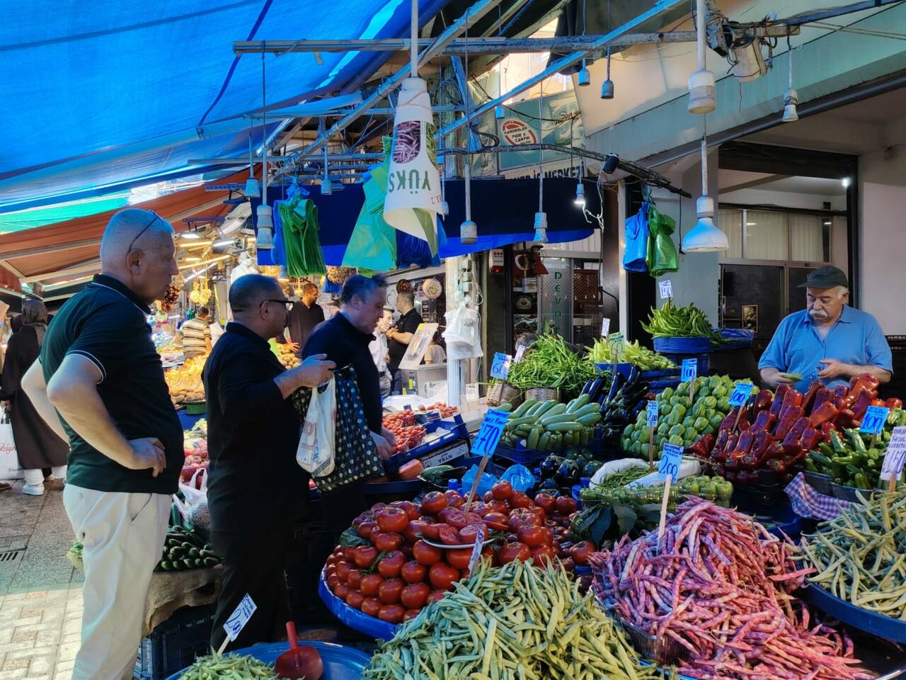 Bursalılar haftanın ilk gününde bu pazara akın etti! İşte sebze meyve fiyatları 14 10b674c4 7dfa 4fa6 aa4c 6cf016a95c47