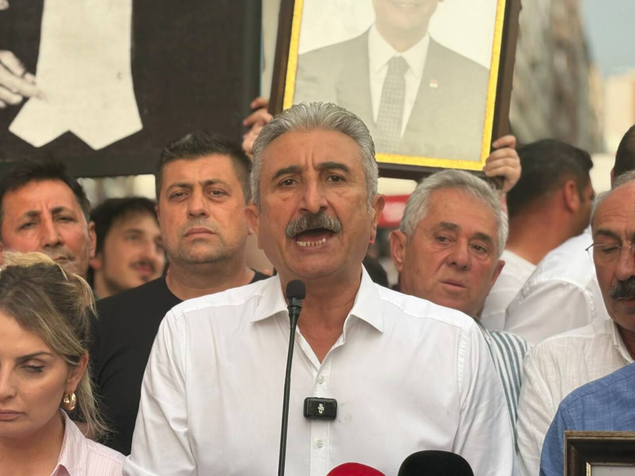 CHP Bursa'da neler oluyor? İl binasından ayrılıp yeni koordinasyon merkezine yürüdüler 3 10f14e14 652d 44bc b2a4 67601ede80a8