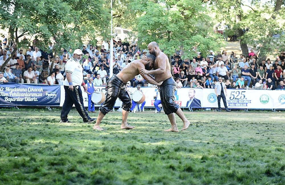 Ata sporumuz geleneksel yağlı güreşlerin 5 asırdır yaşatıldığı Bursa Kestel’de