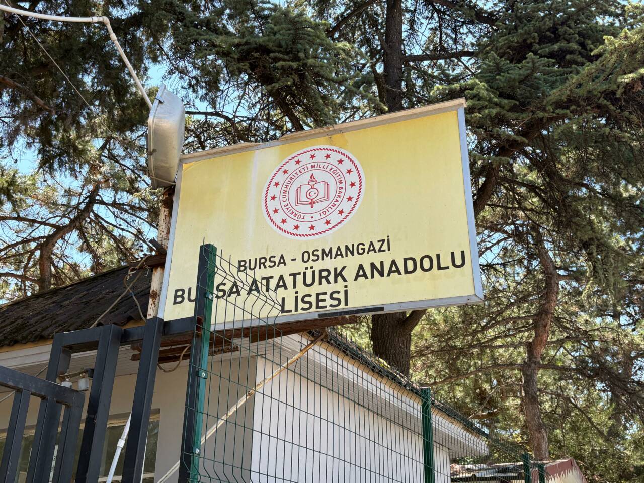 Bursa'nın köklü lisesi yıkıldı, yeni halini bekliyor! Yıllarca öğrenciler koştu, şimdi sessiz! 2 1347dd29 a184 4607 a12d bbff62e75a4d
