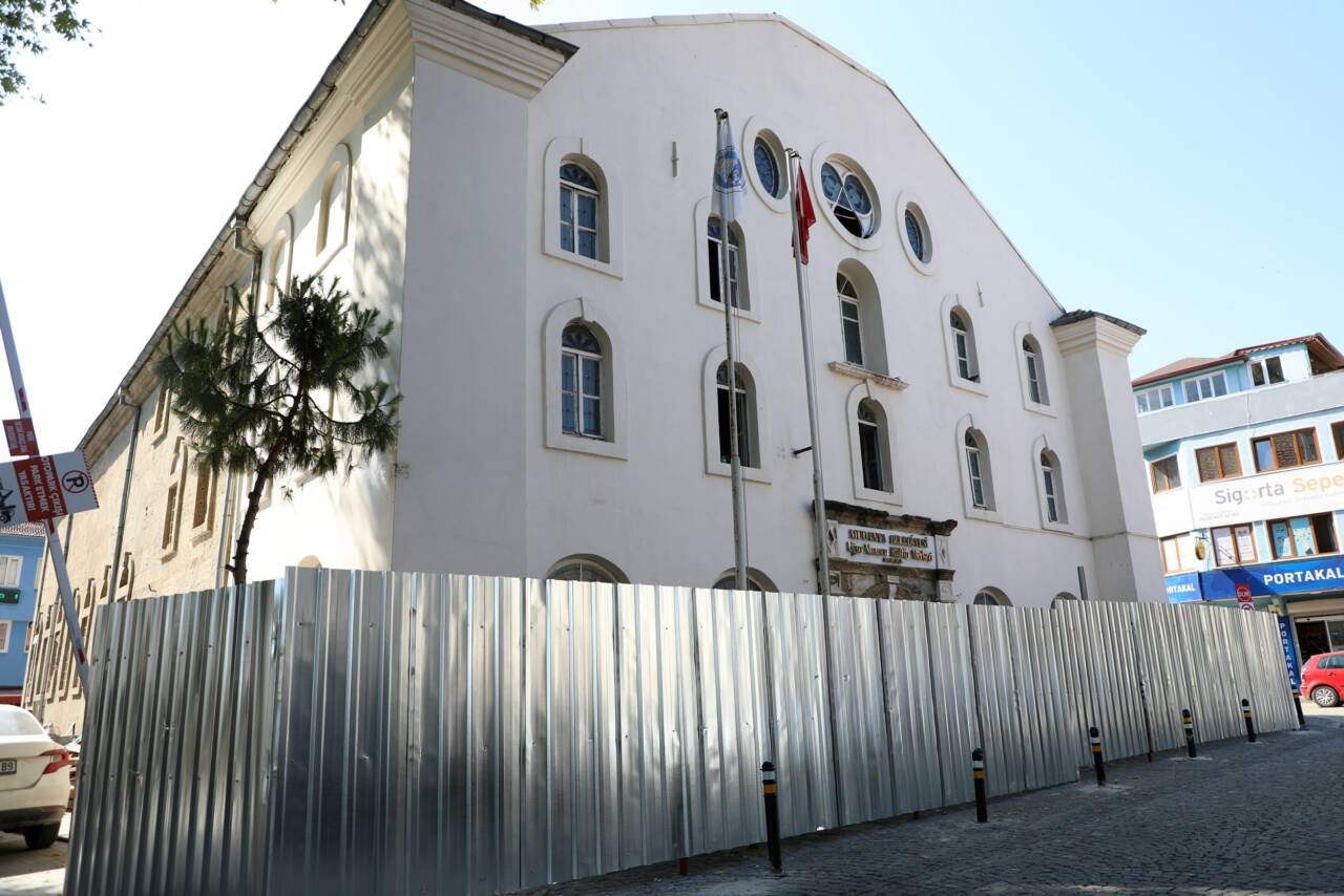 Mudanya'nın tarihi sahnesi perdeyi yeniden açıyor 7 BASIN BÜLTENİ - MUDANYA’NIN TARİHİ SAHNESİ PERDEYİ YENİDEN AÇIYOR
